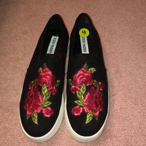 Steve Madden slide on sneakers!